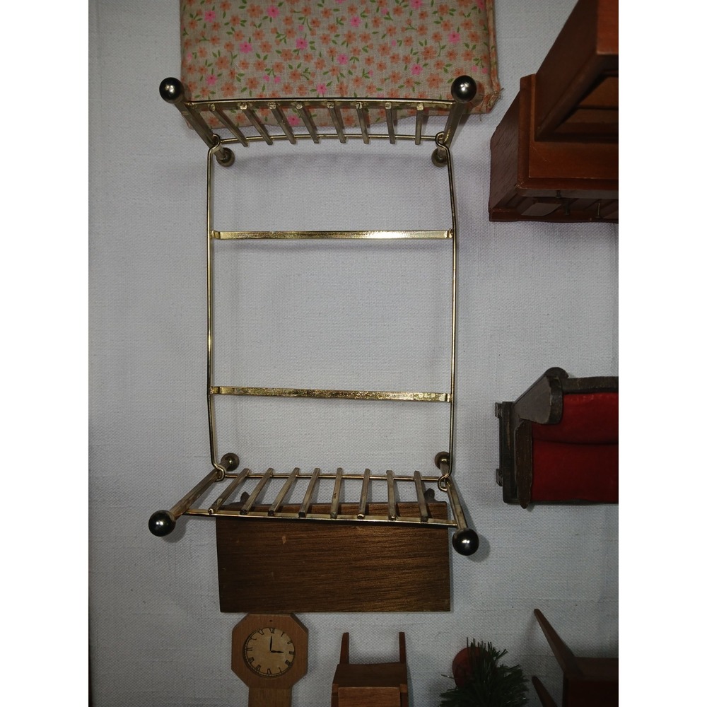Vtg Miniature Dollhouse Wooden Wingback Living Room Set Sofa & 2 Chairs /Bed Lot - Picture 11 of 16